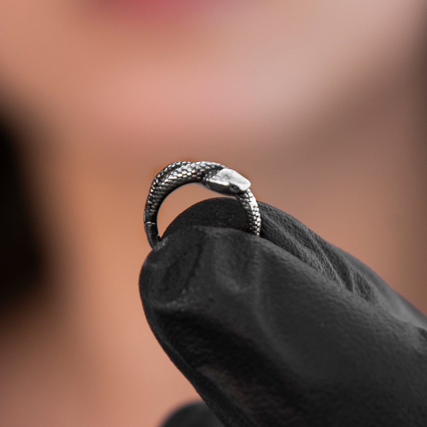 Argola Hinged Tribal Snake Steel Basicline