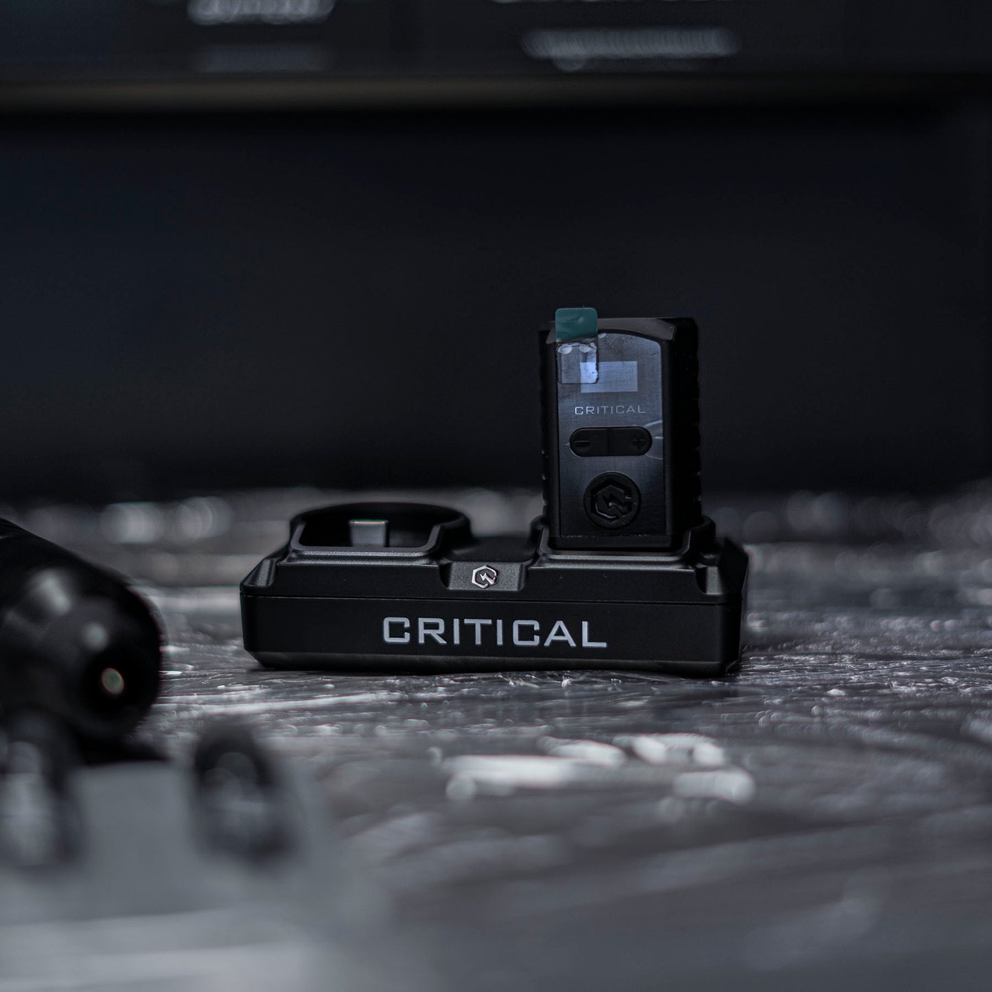 Critical Chargeur de Batteries